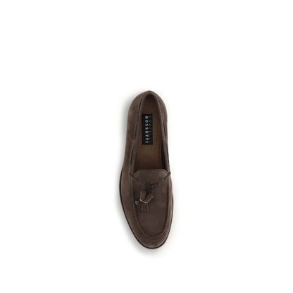 This Loafer Slip-On Shoes by Fratelli Rossetti for men in bos taurus calf suede leather brown features an exquisite silhouette from the College Men's Bos Taurus Calf Suede Leather Loafer Slip-On Shoes collection, defined by a sophisticated and elegant round toe style.