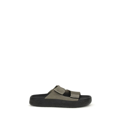 Flat Sandals by Veja for women in bos taurus calf suede leather and bicolour presents a captivating silhouette, showcasing the signature style of the City Women's Bos Taurus Calf Suede Leather Flat Sandals with a captivating flat and captivating .