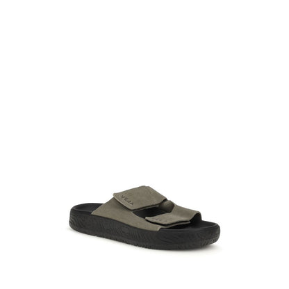 Flat Sandals by Veja for women in bos taurus calf suede leather bicolour features an effortlessly chic silhouette from the City Women's Bos Taurus Calf Suede Leather Flat Sandals collection, showcasing a effortlessly chic flat and elegant .
