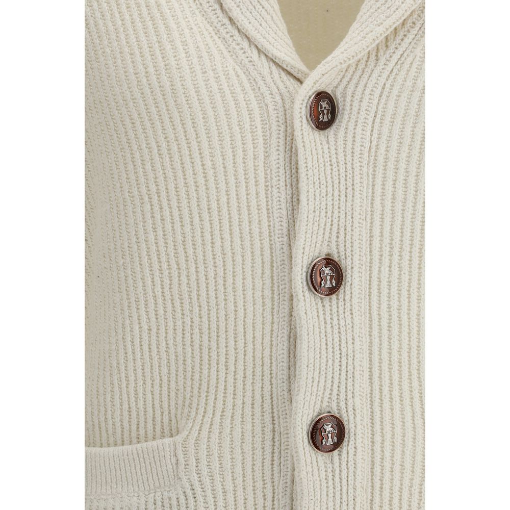 Cardigan by Brunello Cucinelli for men in cotton beige features an impeccable silhouette, showcasing a sophisticated and detail for a truly impeccable finish.