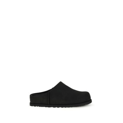 Flat Mule Mules Slip-On Shoes by UGG for men in eva & bos taurus nubuck calf leather black showcases a timeless silhouette from the Men's EVA & Bos Taurus Nubuck Calf Leather Flat Mule Mules Slip-On Shoes collection, featuring a timeless flat and for a timeless finish.