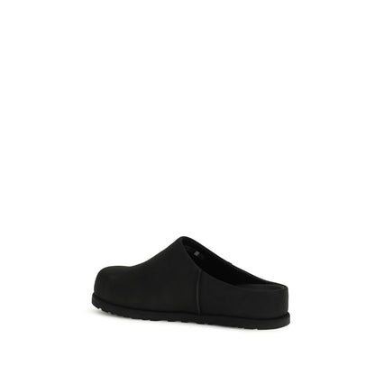 This Flat Mule Mules Slip-On Shoes by UGG for men in eva & bos taurus nubuck calf leather black features an exquisite silhouette from the Men's EVA & Bos Taurus Nubuck Calf Leather Flat Mule Mules Slip-On Shoes collection, defined by a sophisticated flat and elegant .