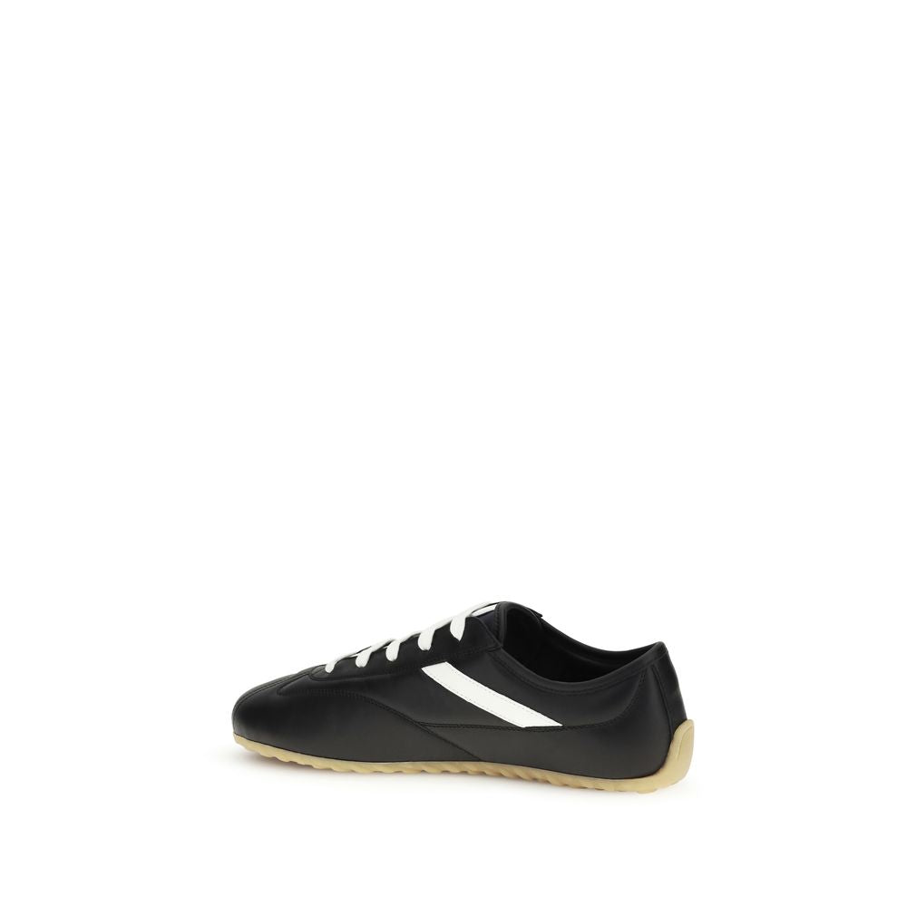 Sneakers by Alexander McQueen for men in bos taurus calf nappa leather black features an versatile design from the Men's Low Top Bos Taurus Calf Nappa Leather Sneakers collection, highlighting a versatile low-top style for a premium, high-fashion look.