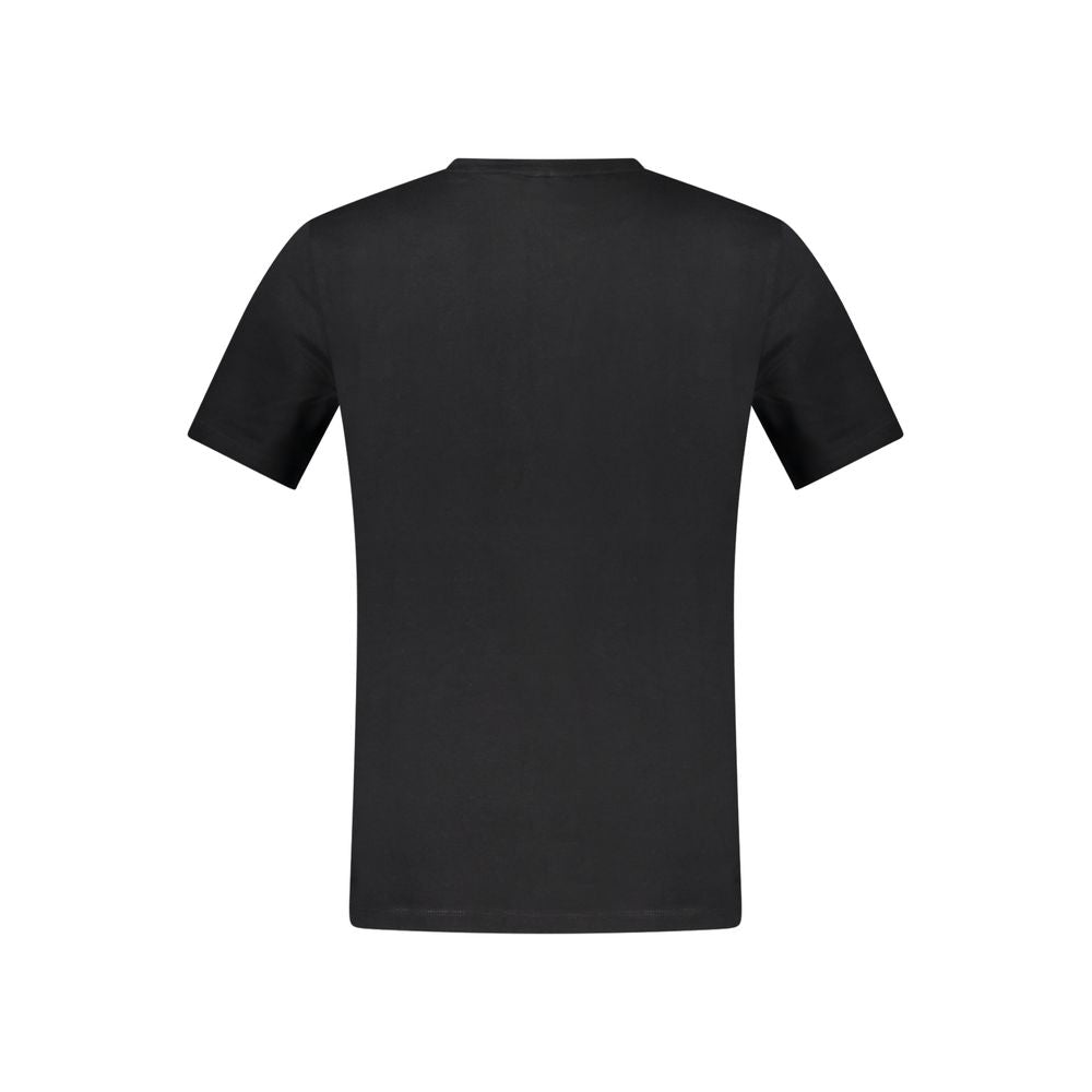 T-Shirt by Hugo Boss for men in cotton black showcases a chic silhouette, artfully detailed with a chic and for a chic finish.