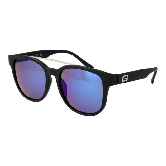Sunglasses by Guess for men in plastic black features an lustrous full-rim square frame design with black coloured frame detailing and non-polarized category-3-dark-tint lens for a lustrous aesthetic.