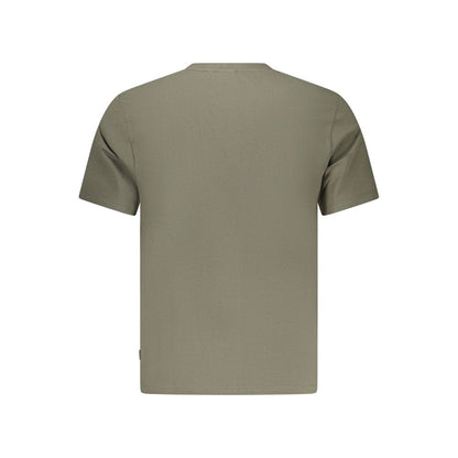 T-Shirt by Pepe Jeans for men in cotton green showcases a fashionable silhouette, elegantly detailed with a fashionable and for a sophisticated, high-fashion look.