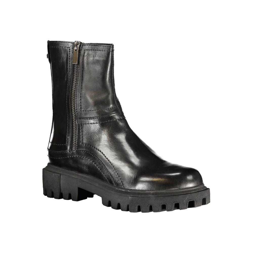 Ankle Boots by Cafenoir for women in polyester polyurethane leather black features an high-performance design from the Essence Women's Polyester Polyurethane Leather Ankle Boots collection, highlighting a high-performance and for a refined look.