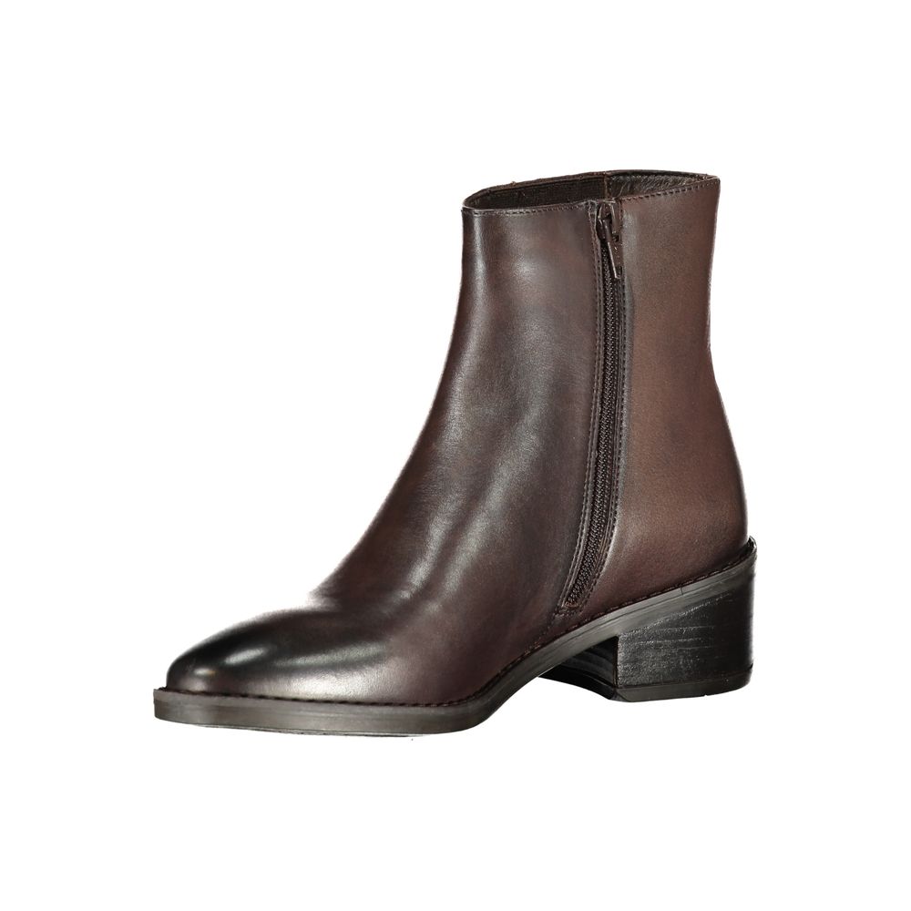 Ankle Boots by Cafenoir for women in polyester polyurethane leather brown & signature features an performance-driven Women's Polyester Polyurethane Leather Ankle Boots silhouette, defined by a sophisticated and a performance-driven .