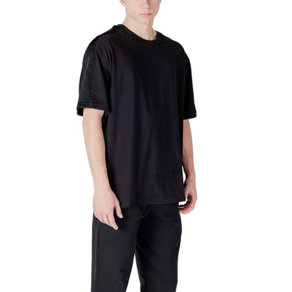 Activewear T-Shirt by Calvin Klein Sport for men in stretch polyester cotton black features a versatile silhouette, showcasing a versatile and detailed with high-performance breathable-design for a premium look.
