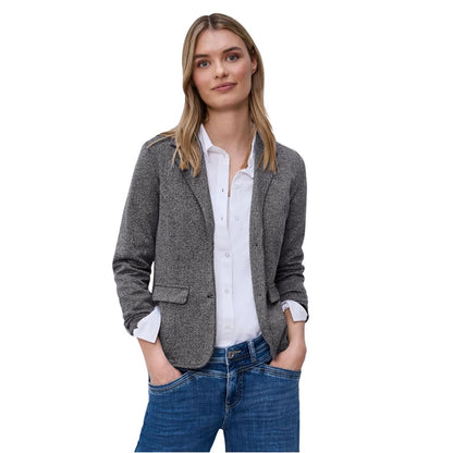 This Blazer by Street One for women in stretch polyester & viscose blue presents a tailored silhouette, meticulously tailored with a tailored round neckline and distinctive for a tailored finish.