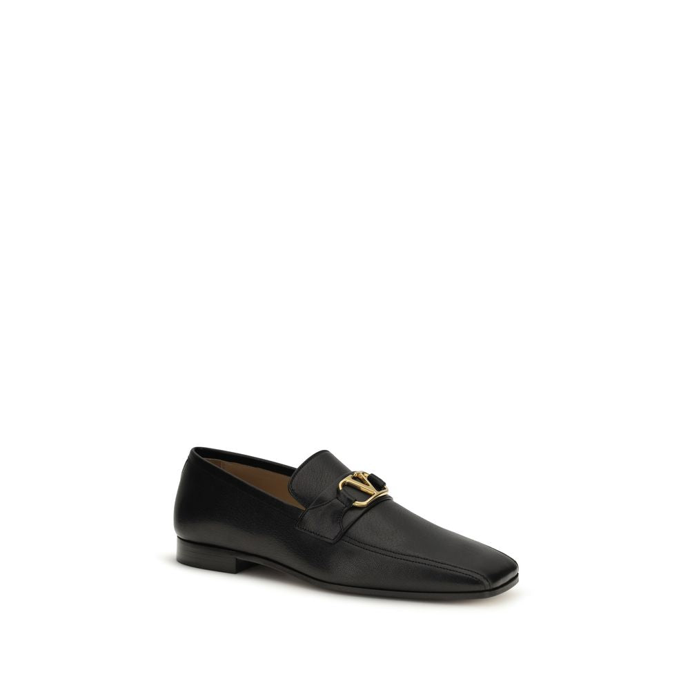 Loafer Slip-On Shoes by Valentino Garavani for men in bos taurus calf & goatskin leather black & signature showcases a impeccable silhouette as V Logo Men's Bos Taurus Calf & Goatskin Leather Loafer Slip-On Shoes, artfully designed with a impeccable and refined for a impeccable finish.