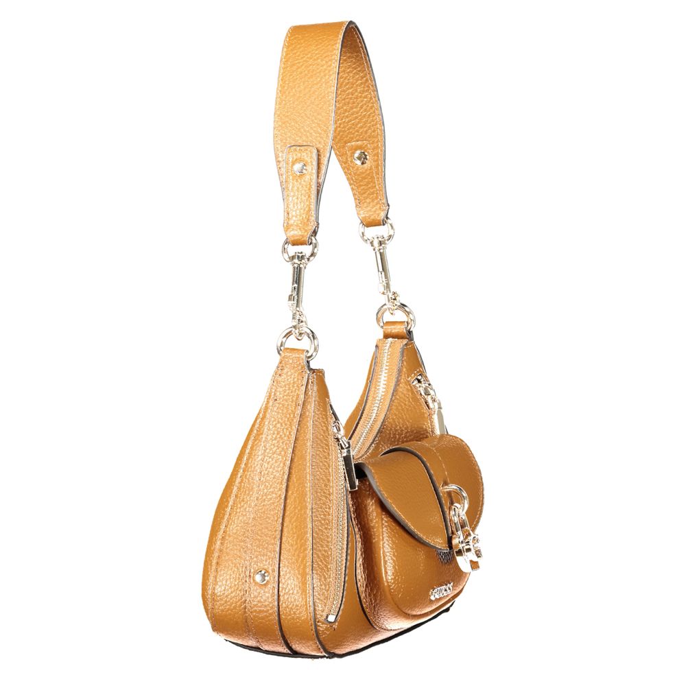 Handbag by Guess Jeans for women in polyurethane brown features an refined silhouette, showcasing a secure , ample , and versatile for a sophisticated refined aesthetic.
