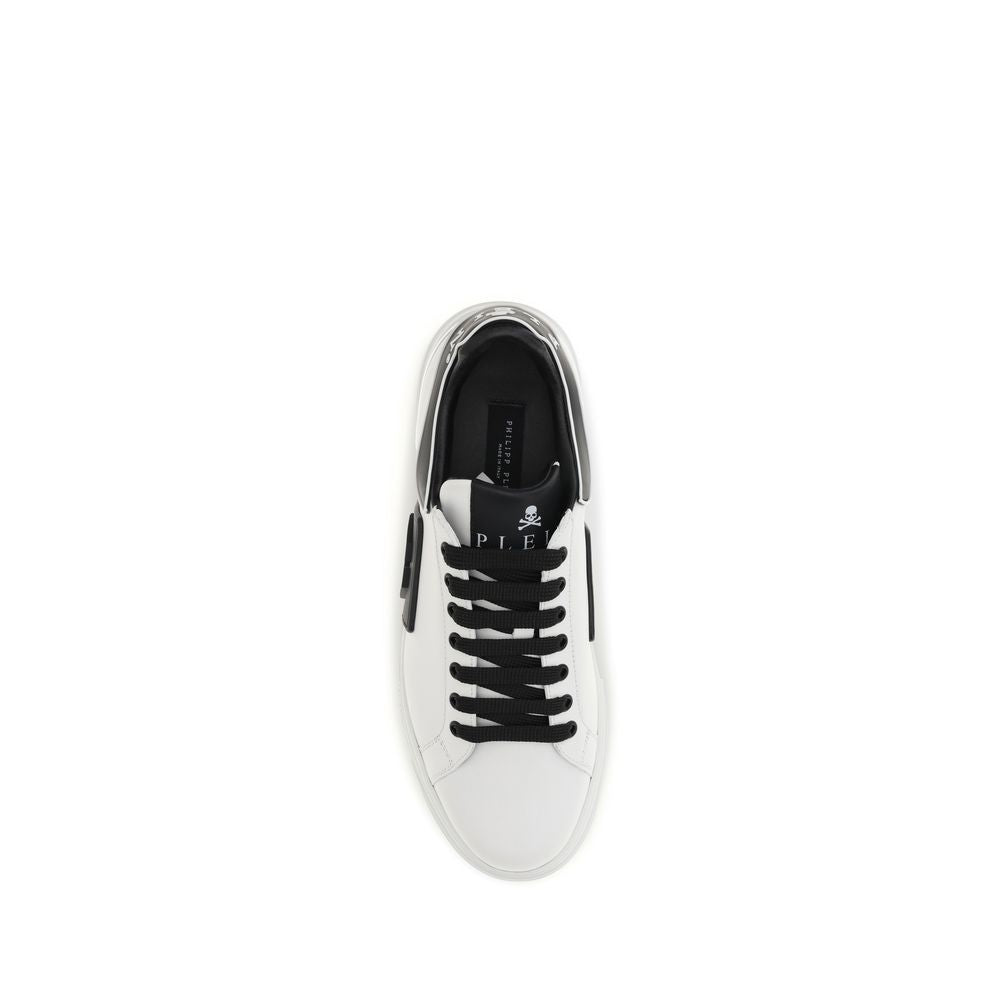 Sneakers by Philipp Plein for men in bos taurus calf leather white features an fashionable silhouette, showcasing the premium Men's Low Top Bos Taurus Calf Leather Sneakers in a fashionable low-top style that offers a fashionable finish for refined style.