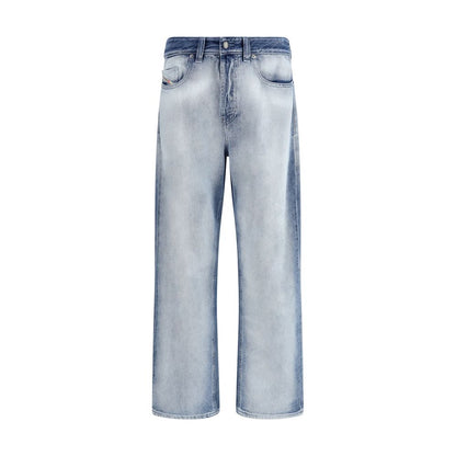 Jeans by Diesel for men in cotton denim & calf leather blue features an sartorial bootcut, regular-fit & slim and long with a low rise cut for a sartorial finish.