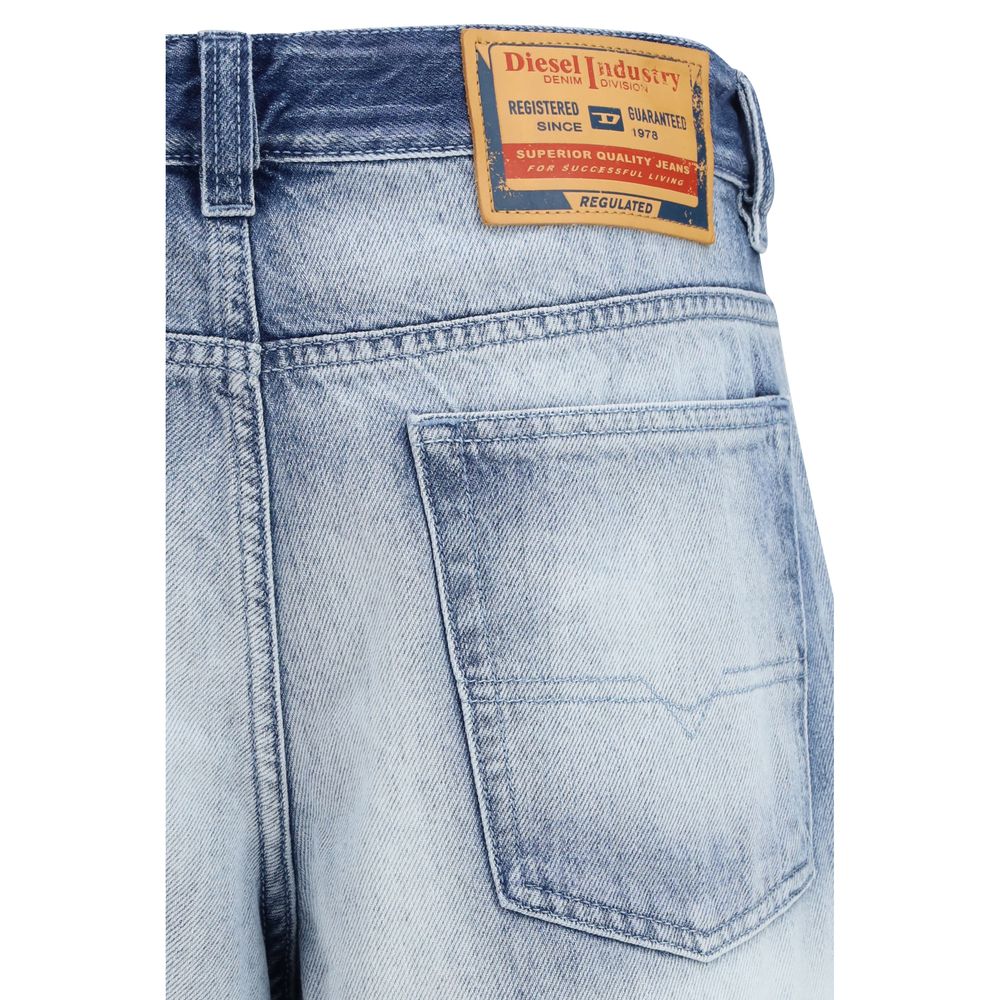 Jeans by Diesel for men in cotton denim & calf leather blue presents a refined pantology silhouette, artfully defined by a refined pantology bootcut, regular-fit & slim, long, and a sophisticated low rise.
