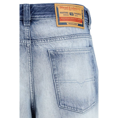 Jeans by Diesel for men in cotton denim & calf leather blue presents a refined pantology silhouette, artfully defined by a refined pantology bootcut, regular-fit & slim, long, and a sophisticated low rise.