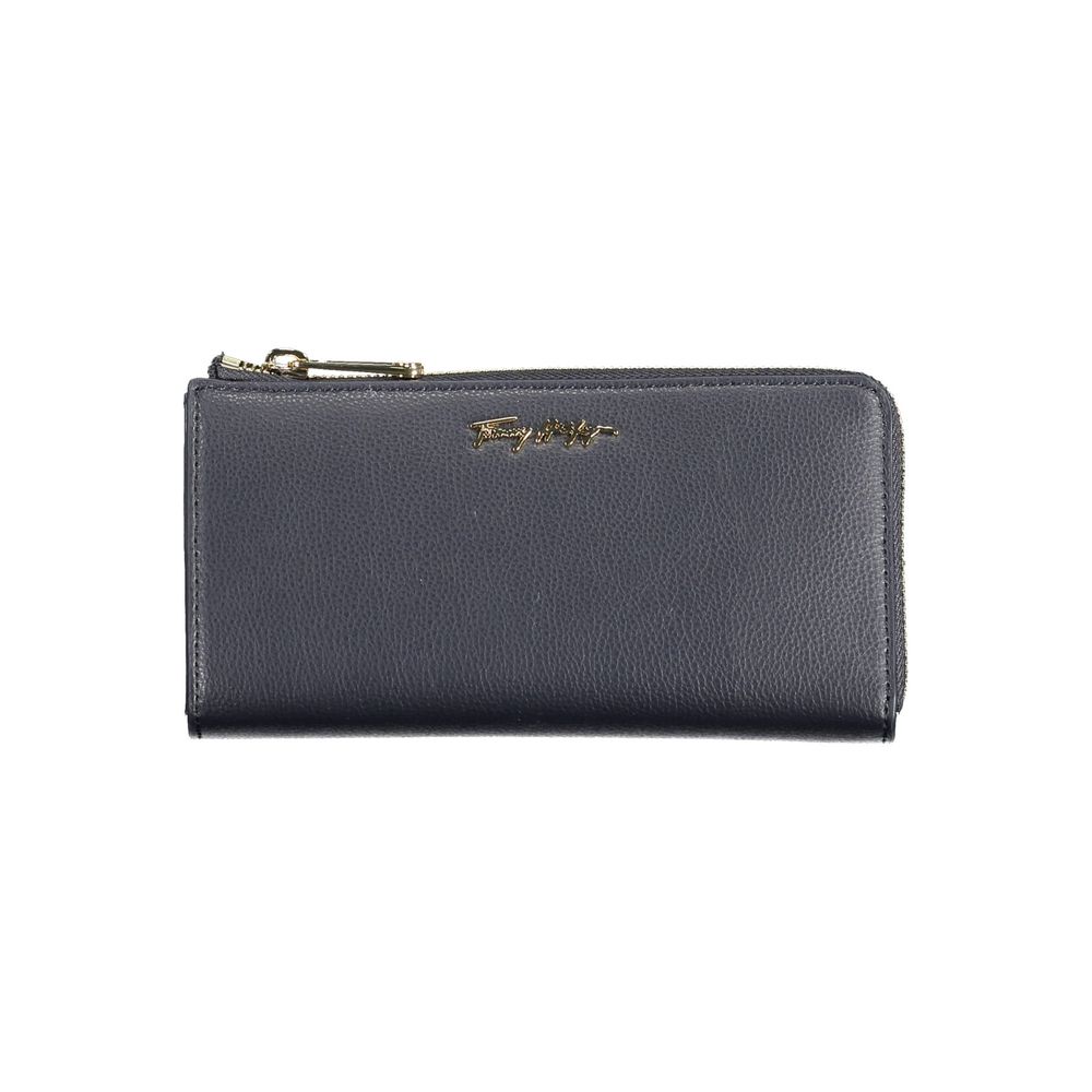 Wallet by Tommy Hilfiger for women in polyurethane blue presents a architectural silhouette from the Cambogia Polyurethane Wallet collection, showcasing architectural coin-purse for a architectural finish.