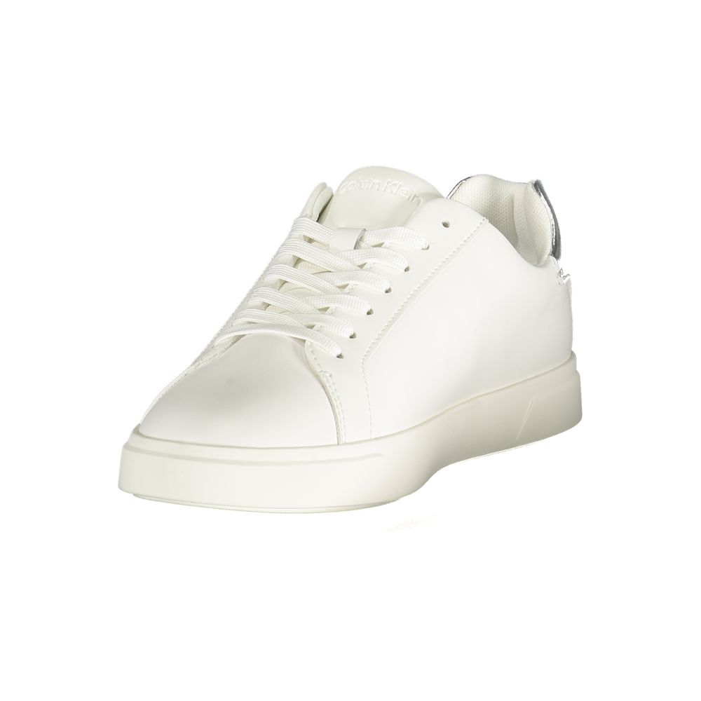 Sneakers by Calvin Klein for women in polyester silver, white & print presents a sumptuous silhouette, artfully capturing the essence of the Women's Low-Top Polyester Sneakers with its sumptuous low-top style design.