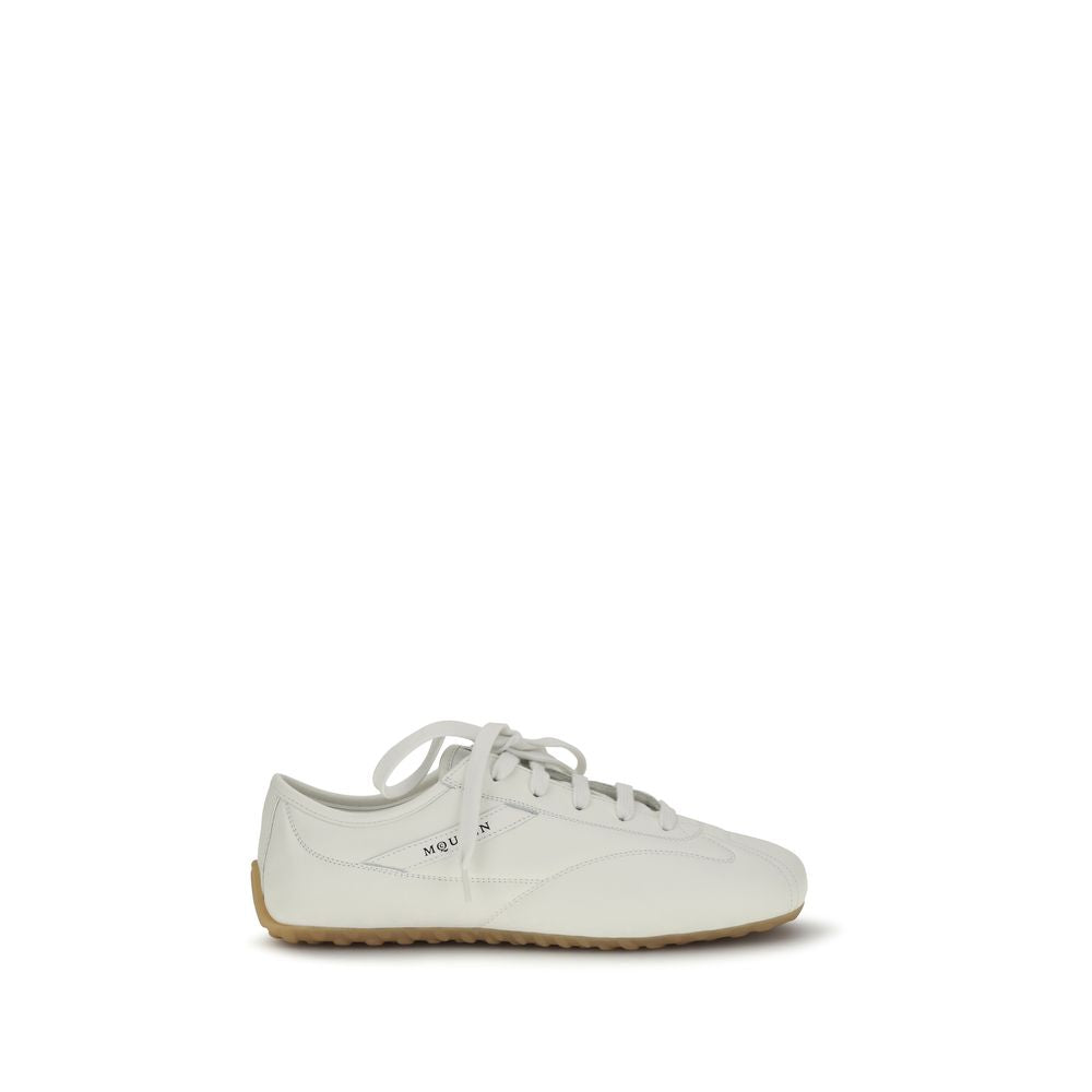 Athletic Sneakers by Alexander McQueen for men in bos taurus calf nappa leather black & white features an timeless silhouette from the Men's Athletic Bos Taurus Calf Nappa Leather Sneakers collection, showcasing a timeless athletic style for a timeless look.
