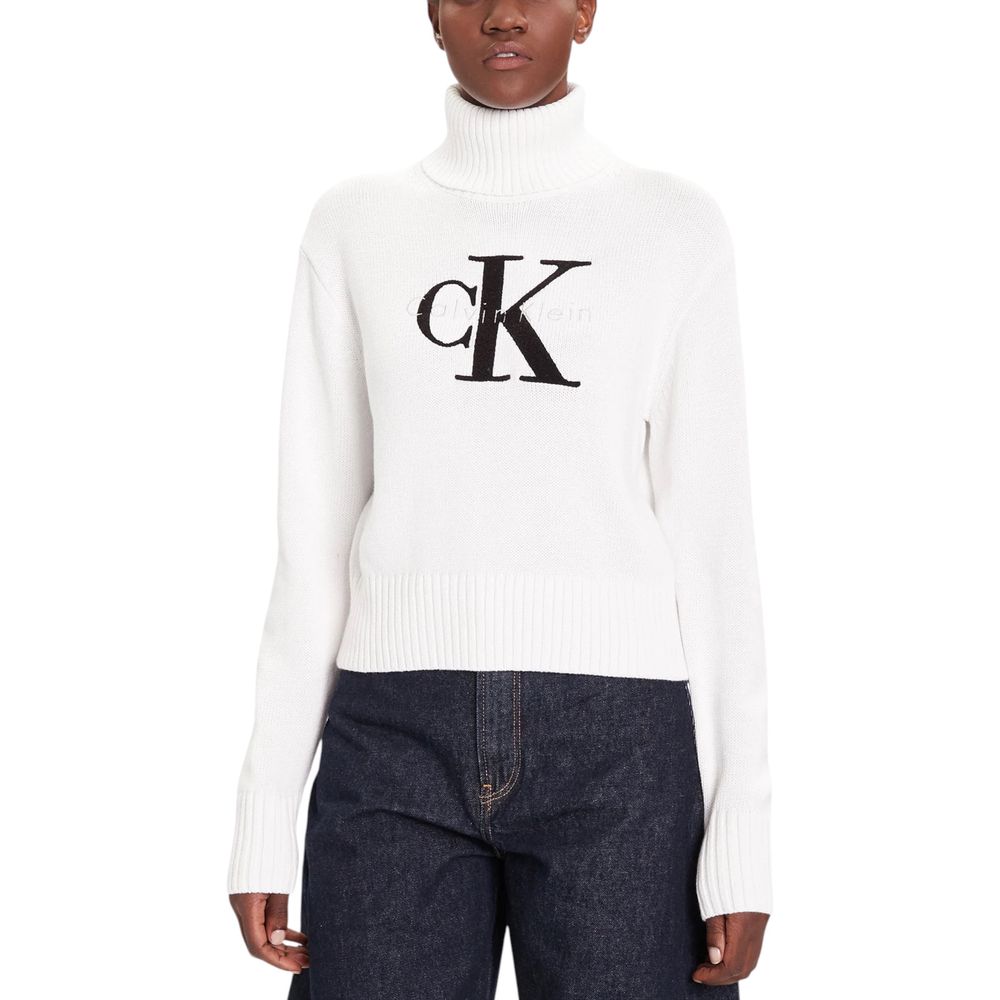 Sweater by Calvin Klein Jeans for women in cotton white showcases a downtown chic silhouette, artfully finished with a downtown chic turtle neckline and for a sophisticated, high-end look.