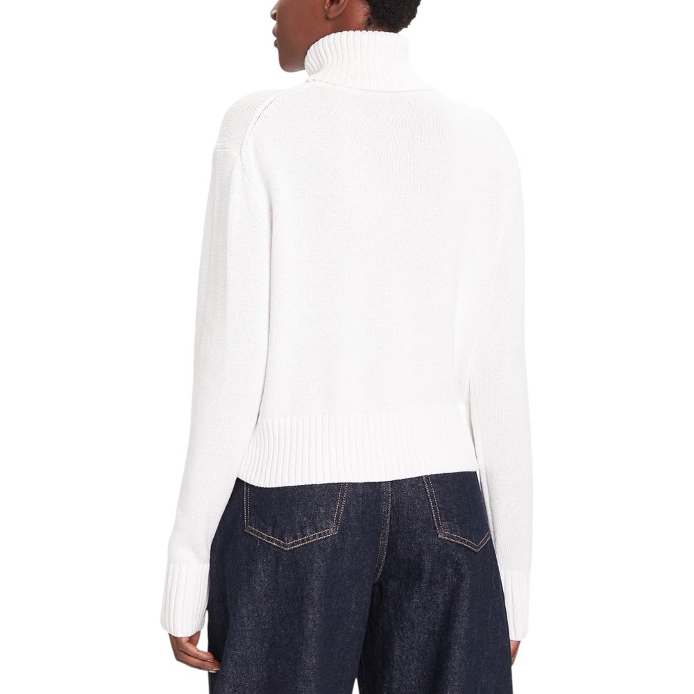 Sweater by Calvin Klein Jeans for women in cotton white showcases an masterful silhouette, artfully detailed with a masterful turtle neckline and for a sophisticated, premium finish.