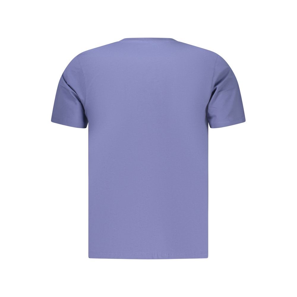 T-Shirt by Pepe Jeans for men in cotton blue showcases a dramatic silhouette, elegantly detailed with a dramatic and for a truly dramatic finish.