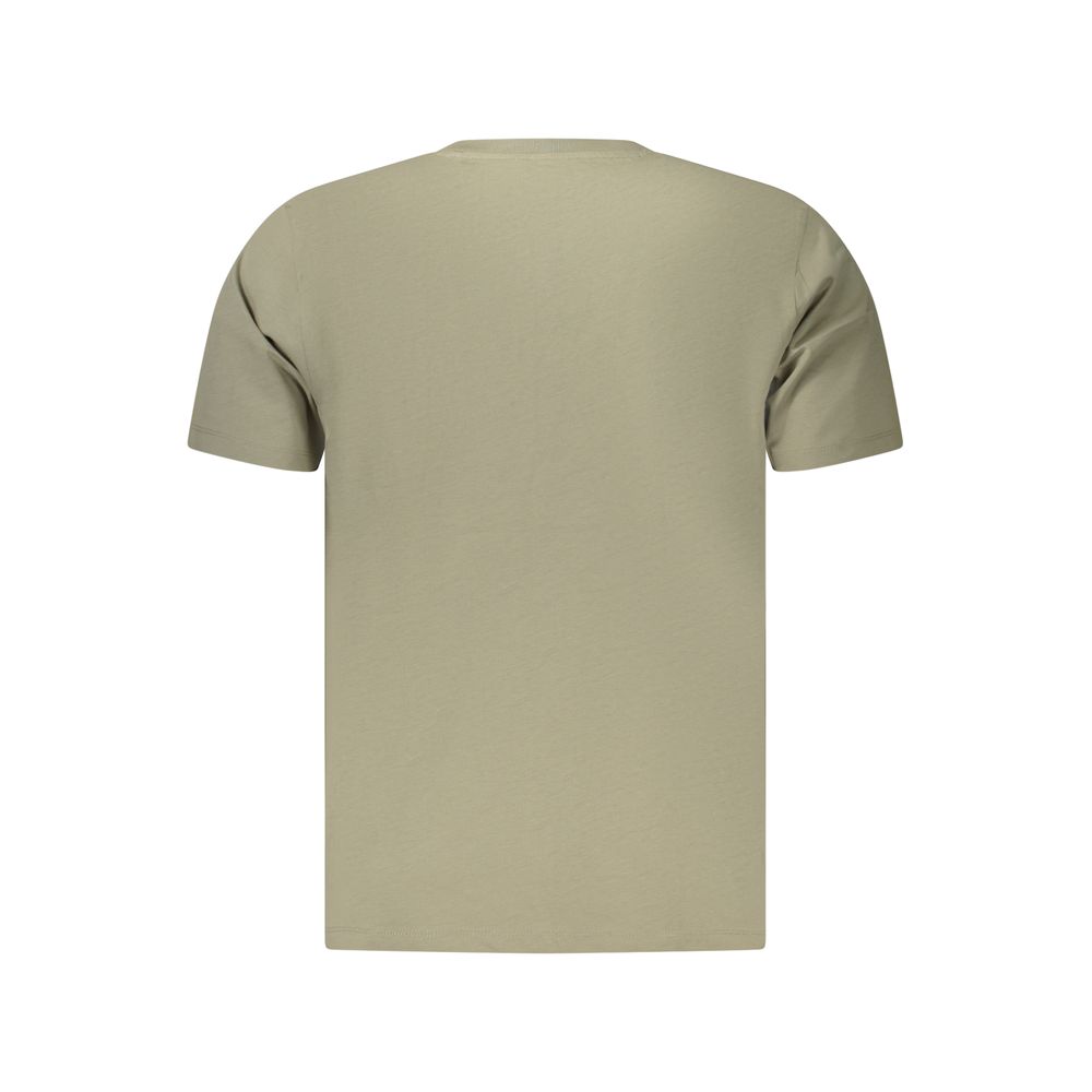 T-Shirt by Pepe Jeans for men in cotton green features an edgy silhouette, meticulously detailed with a sophisticated and for a truly edgy finish.