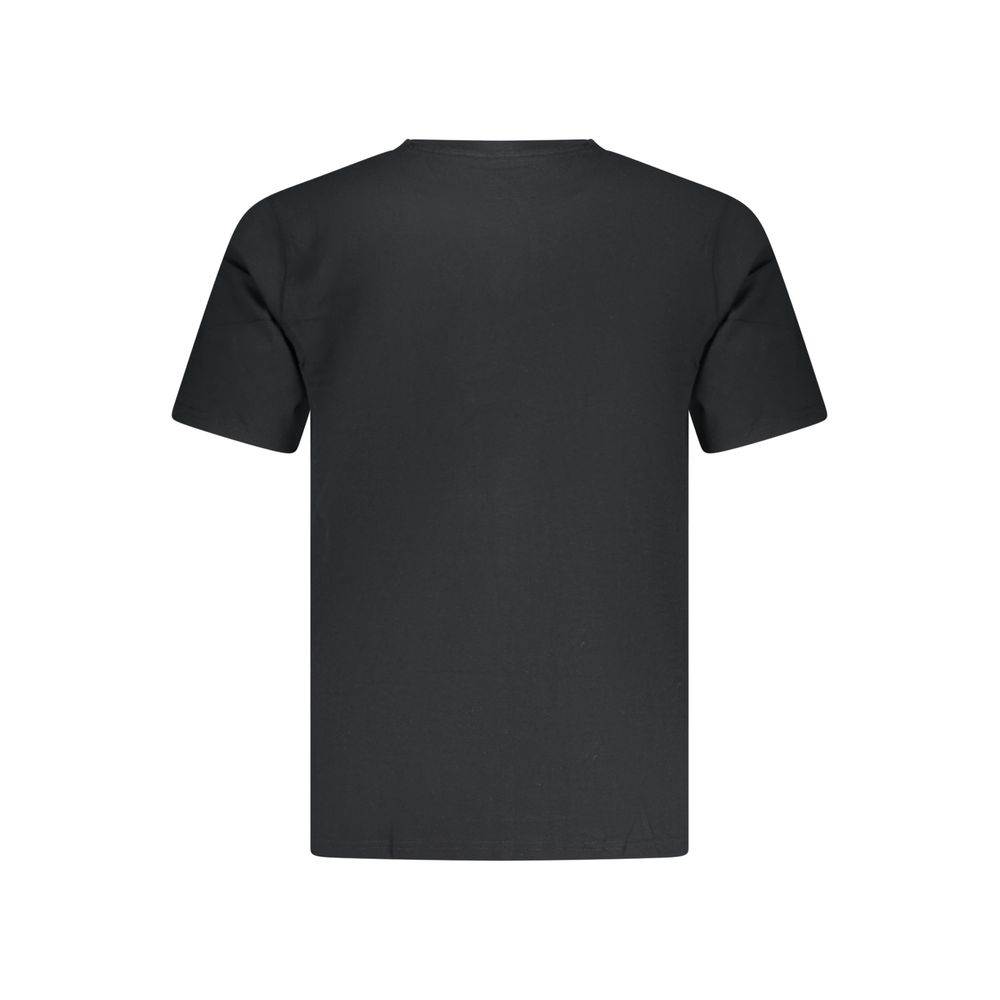 T-Shirt by Converse for men in cotton canvas black, gray & print features an on trend silhouette, perfectly showcasing a on trend and crew neckline for an elevated aesthetic.