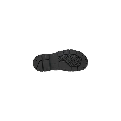 Ankle Winter Boots by Birkenstock for women in leather black features an performance-driven Women's Leather Ankle Winter Boots silhouette, defined by a sophisticated and a performance-driven .