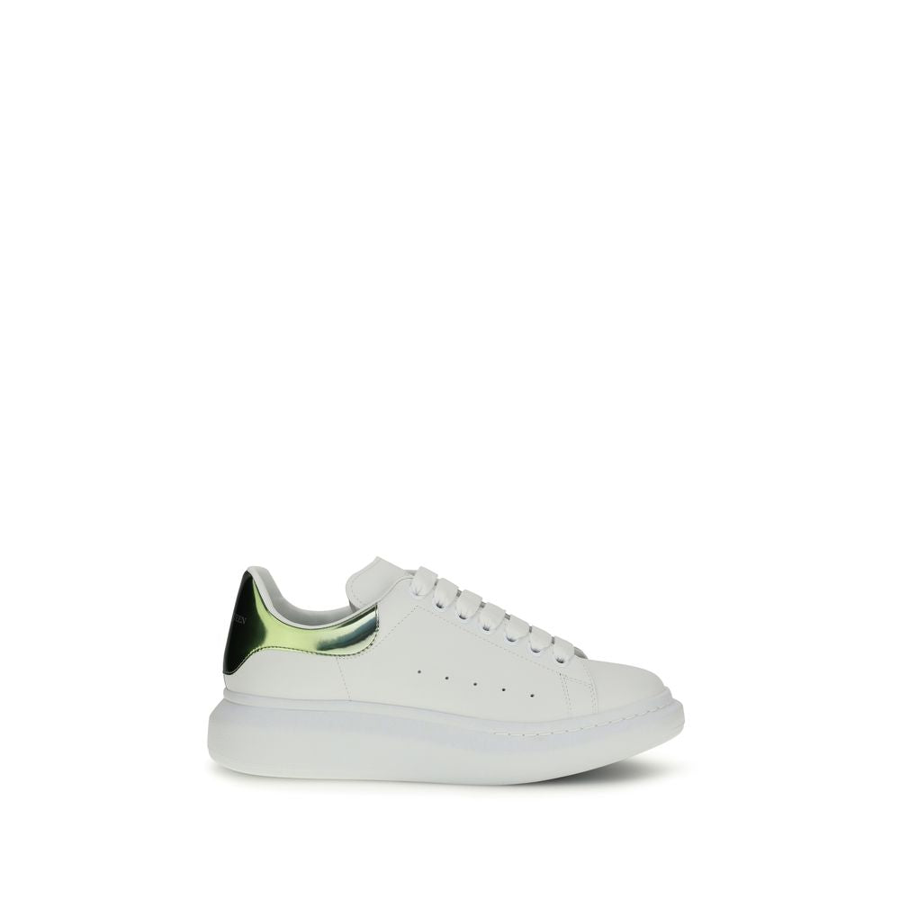 Sneakers by Alexander McQueen for men in bos taurus calf leather white features an fashionable silhouette, showcasing the premium Men's Fashion Bos Taurus Calf Leather Sneakers in a fashionable fashion style that offers a fashionable finish for refined style.