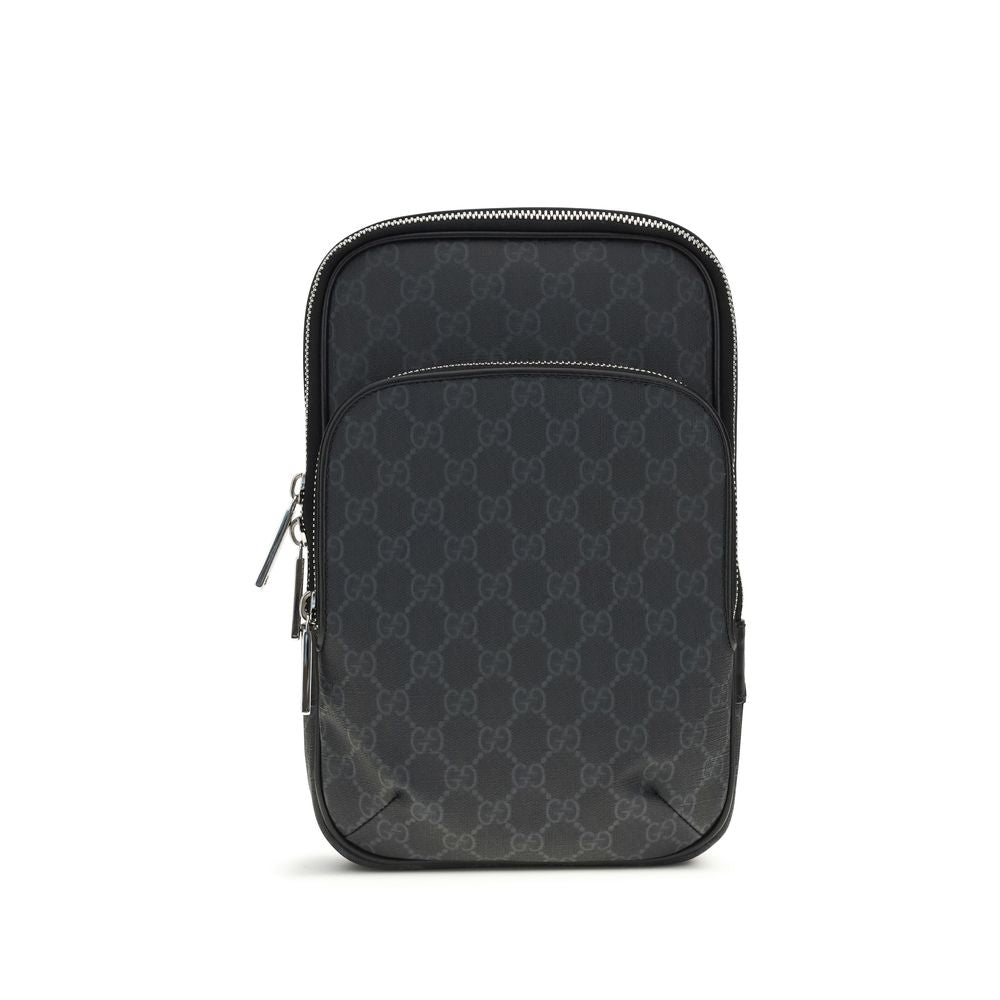 Shoulder Bag by Gucci for men in tu polyester polyurethane cotton canvas black, silver & patterned features a enviable silhouette, showcasing a secure zipper, ample , and enviable shoulder-strap & adjustable-strap for a enviable finish.