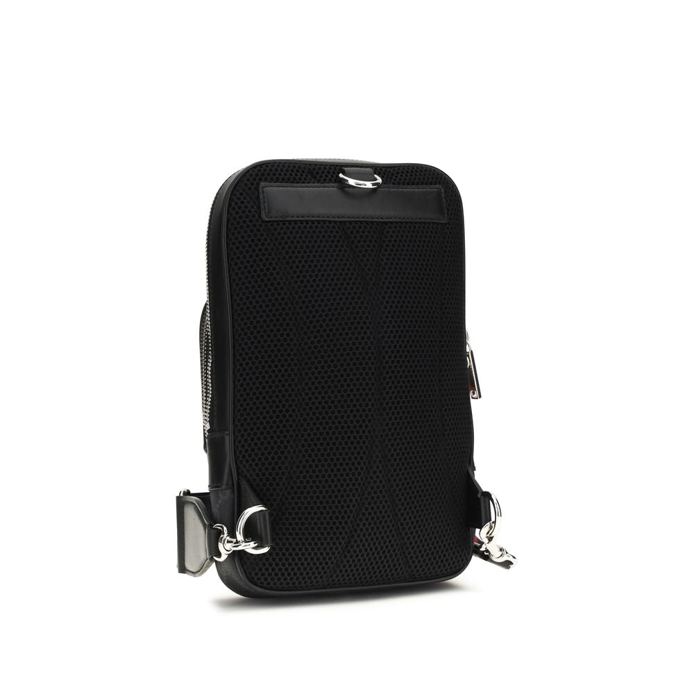 Shoulder Bag by Gucci for men in tu polyester polyurethane cotton canvas black, silver & patterned features a effortless chic silhouette with a secure zipper, ample , and versatile shoulder-strap & adjustable-strap for a effortless chic finish.