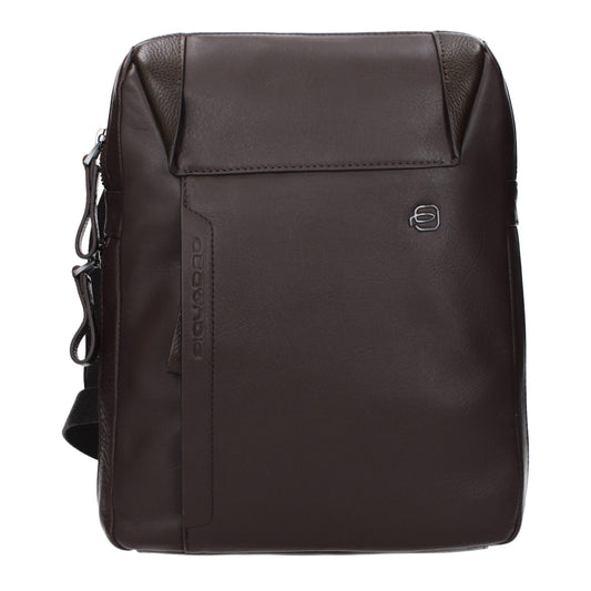 Crossbody Messenger Bag by Piquadro for men in leather brown features a artisanal Leather Crossbody Messenger Bag design with a secure , ample , and versatile crossbody-strap & adjustable-strap for a artisanal finish.