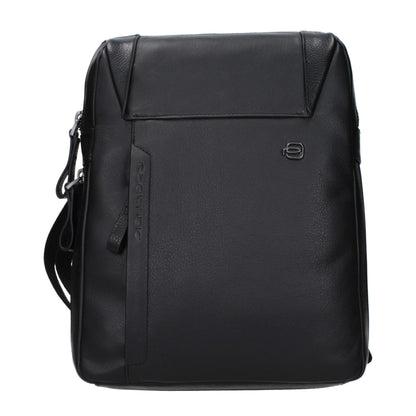 Crossbody Messenger Bag by Piquadro for men in leather black presents a artisanal Leather Crossbody Messenger Bag design, featuring a secure , ample , and artisanal crossbody-strap & adjustable-strap for a artisanal finish.