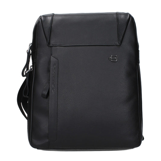 Crossbody Messenger Bag by Piquadro for men in leather black presents a artisanal Leather Crossbody Messenger Bag design, featuring a secure , ample , and artisanal crossbody-strap & adjustable-strap for a artisanal finish.