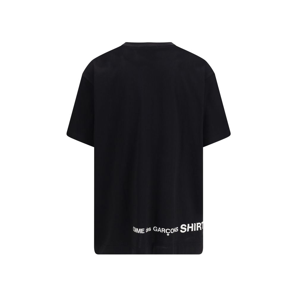 Activewear T-Shirt by Comme Des Garçons for men in cotton black & print features an athletic silhouette with sleeves and a round neckline neckline, enhanced by high-performance .