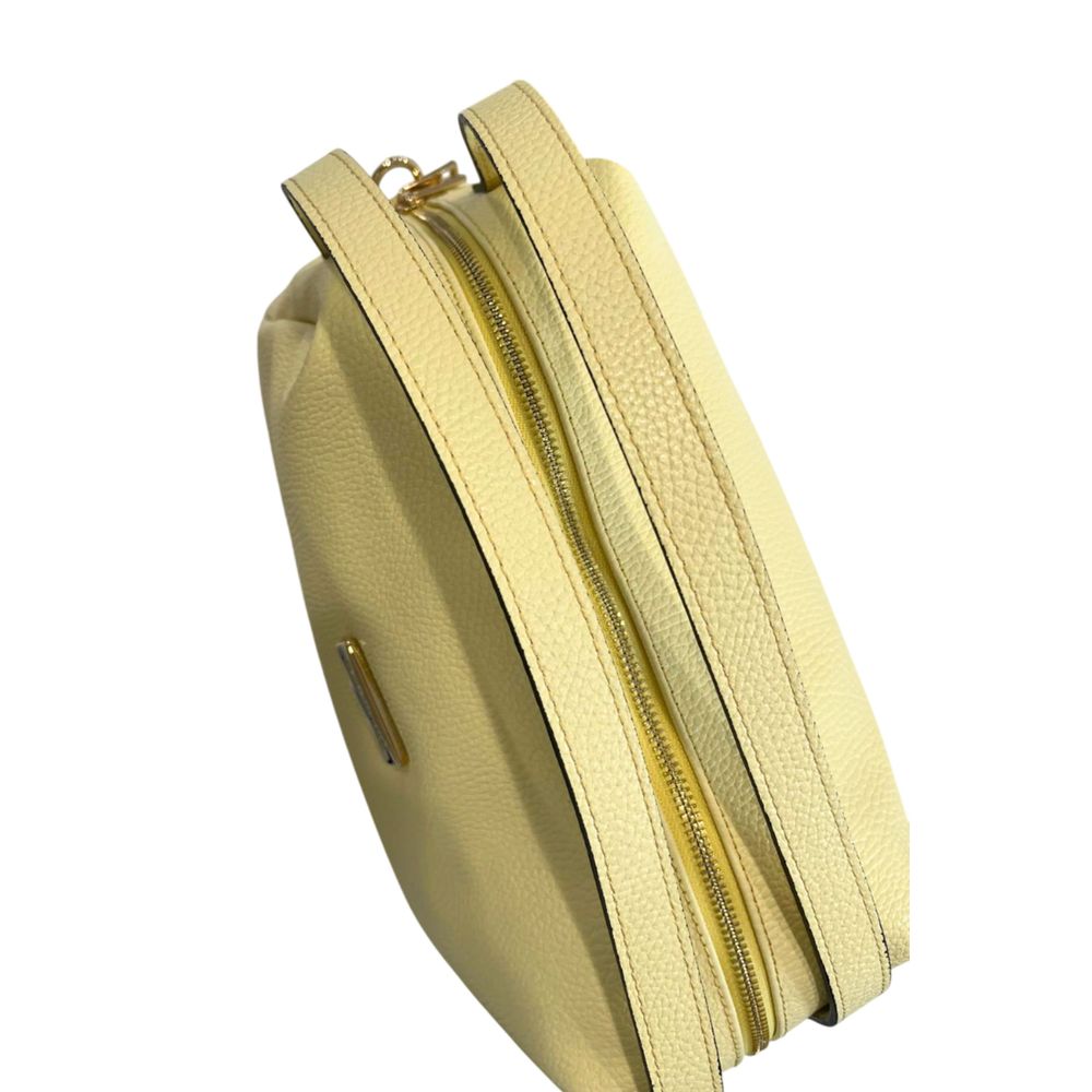 Shoulder Clutch Handbag by Baldinini Trend for women in cowhide bicolour & gold showcases a sculptural silhouette, featuring a secure zipper, ample built-in-compartments, and versatile shoulder-strap for a sculptural finish.