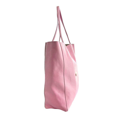 Shoulder Clutch Handbag by Baldinini Trend for women in cowhide gold & multicolor features a statuesque silhouette, showcasing a secure zipper and organized built-in-compartments with versatile shoulder-strap for statuesque evening wear.