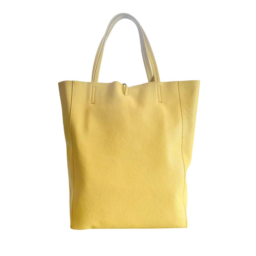 Shoulder Clutch Handbag by Baldinini Trend for women in cowhide bicolour & gold showcases a sculptural silhouette, featuring a secure zipper, ample built-in-compartments, and versatile shoulder-strap for a sculptural aesthetic.