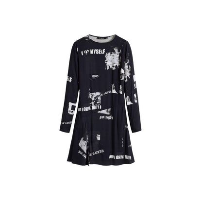 Dress by Desigual for women in strech viscose black features an magnificent silhouette, artfully detailed with a magnificent and that flows into an magnificent short.