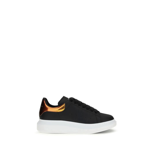 Sneakers by Alexander McQueen for men in bos taurus calf leather black presents a sumptuous silhouette, artfully capturing the essence of the Men's Fashion Bos Taurus Calf Leather Sneakers with its sumptuous fashion style design.