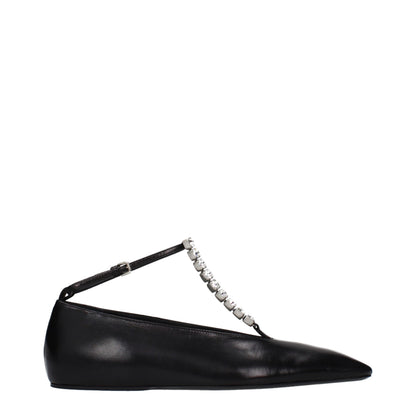 Ballet Flat Shoes by Jil Sander for women in leather black showcases a dynamic silhouette, artfully capturing Women's Leather Ballet Flat Shoes through its distinctive and elegant .