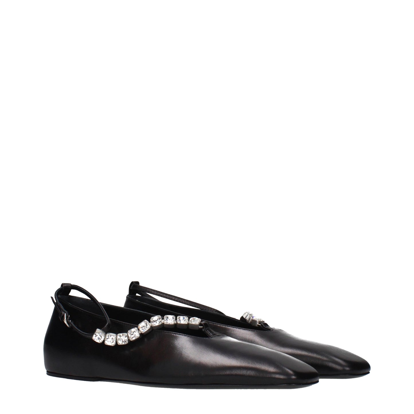 Ballet Flat Shoes by Jil Sander for women in leather black features an statuesque silhouette from the Women's Leather Ballet Flat Shoes collection, showcasing a and a statuesque for a statuesque look.