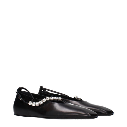 Ballet Flat Shoes by Jil Sander for women in leather black features an statuesque silhouette from the Women's Leather Ballet Flat Shoes collection, showcasing a and a statuesque for a statuesque look.