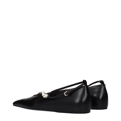 Ballet Flat Shoes by Jil Sander for women in leather black showcases a dynamic silhouette, artfully capturing Women's Leather Ballet Flat Shoes through its distinctive and elegant .