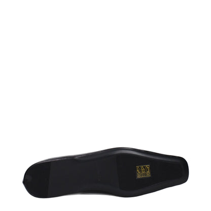 Ballet Flat Shoes by Jil Sander for women in leather black presents a impeccable silhouette as Women's Leather Ballet Flat Shoes, artfully designed with a and a impeccable for a refined, upscale finish.
