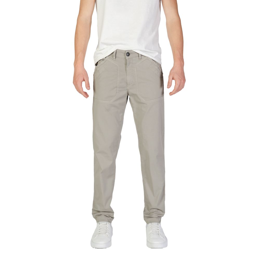 Trousers by Refrigiwear for men in stretch cotton gray presents a perennial silhouette, meticulously tailored with a regular-fit cut, long finish, and an elegant .