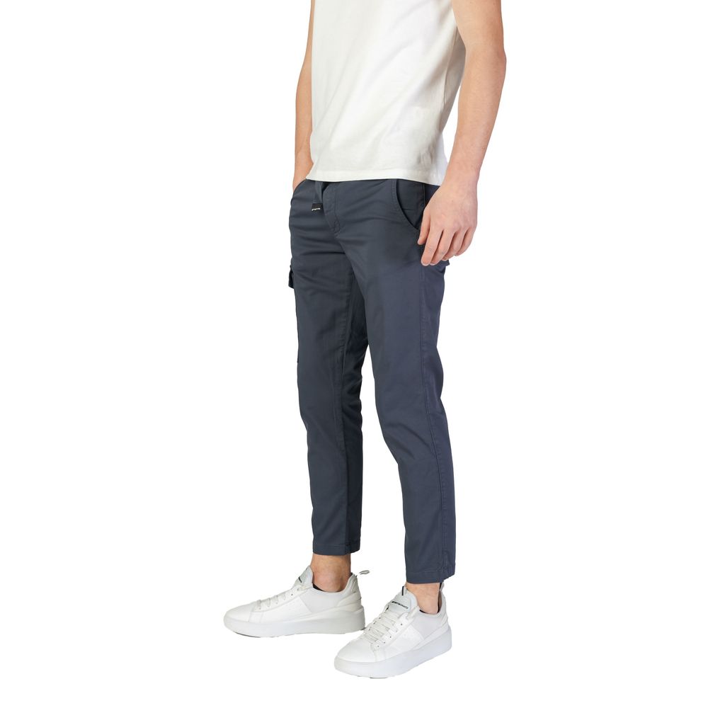 Cargo Pants by Refrigiwear for men in stretch cotton blue features an stylish straight-leg & regular-fit with a long and , expertly finished with stylish utility detailing.