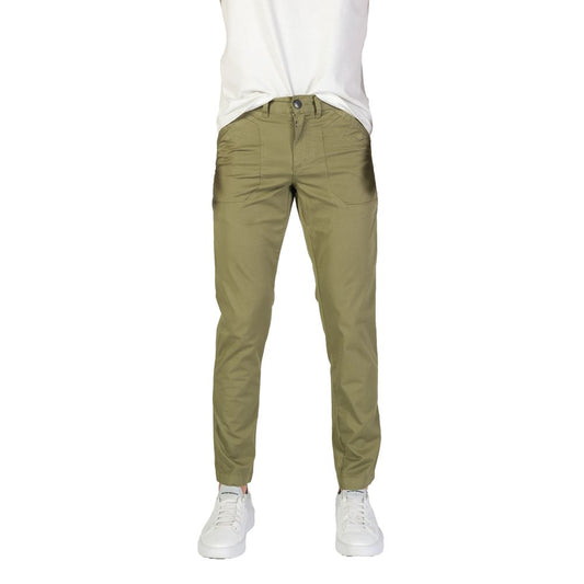 Trousers by Refrigiwear for men in stretch cotton green presents a perennial silhouette, meticulously tailored with a regular-fit cut, long finish, and an elegant .