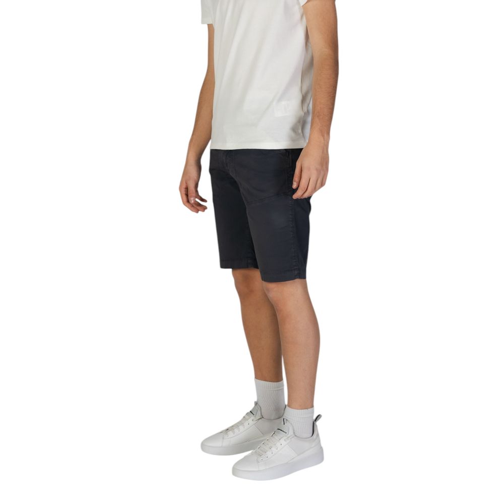 Bermuda Shorts by Refrigiwear for men in stretch cotton blue presents a sleek silhouette, featuring a sleek with a refined short and a sophisticated .